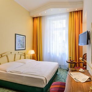 Standard Zimmer mit Kingsize-Bett